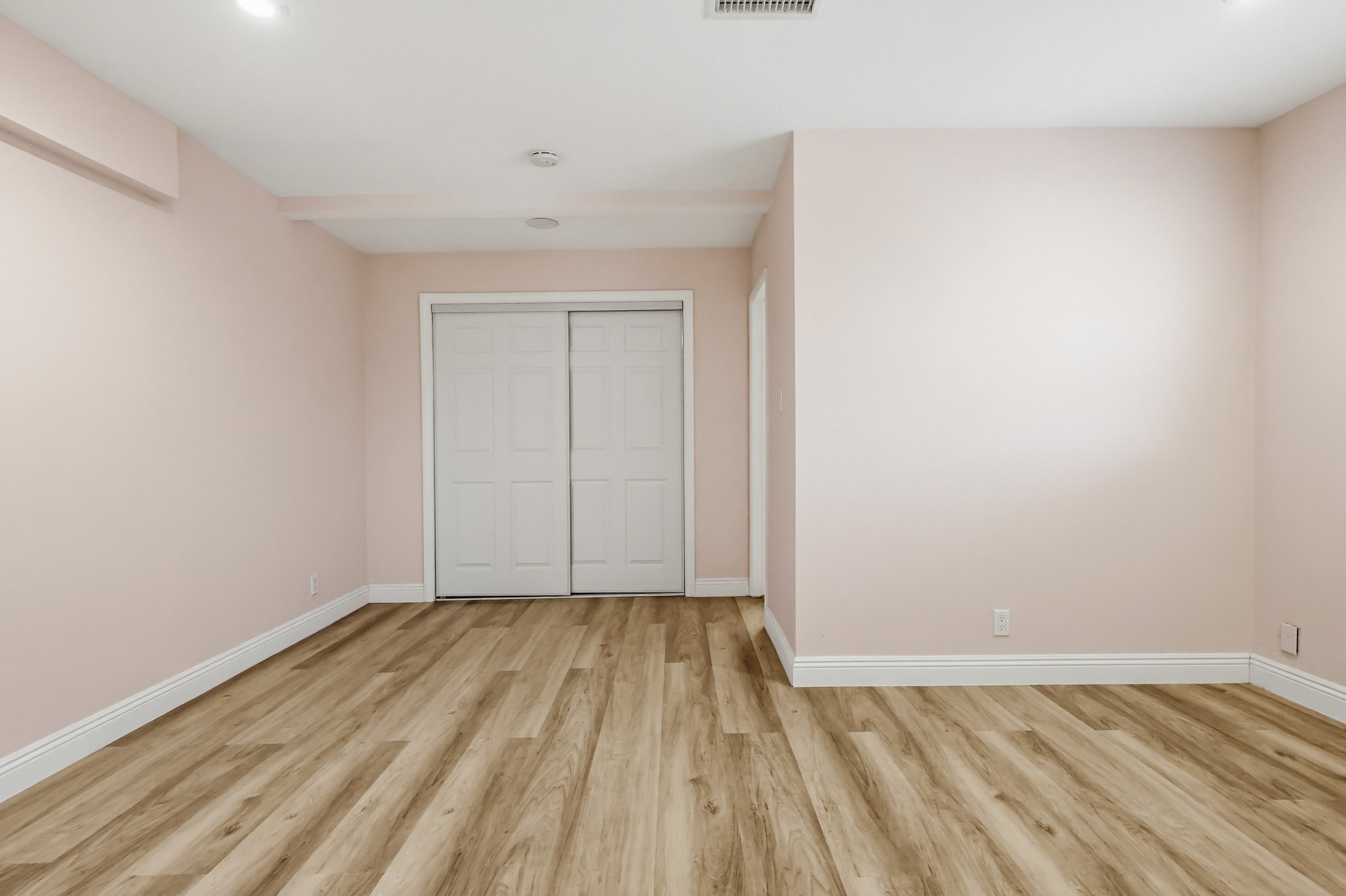 Virtual tour photo 34 of 100 for 5140 Elrovia Ave