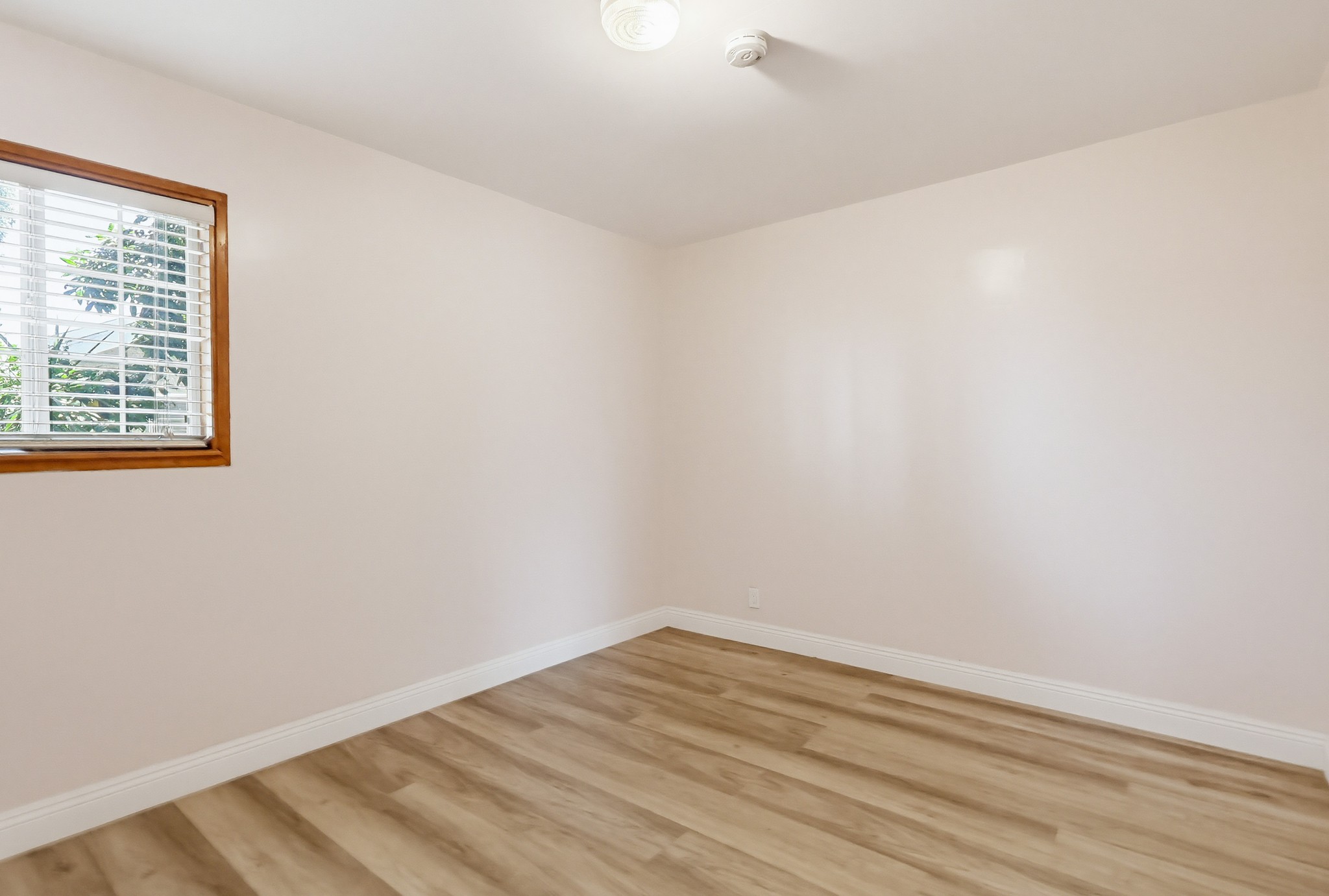 Virtual tour photo 39 of 100 for 5140 Elrovia Ave