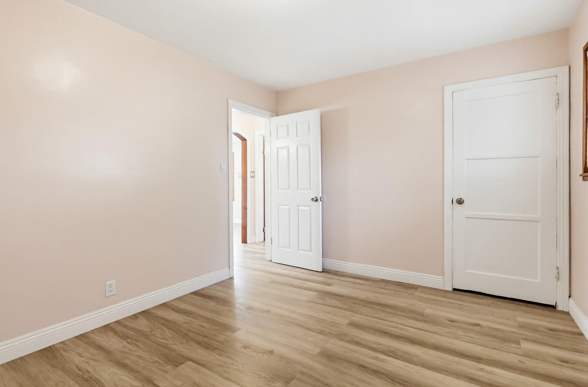Virtual tour photo 41 of 100 for 5140 Elrovia Ave