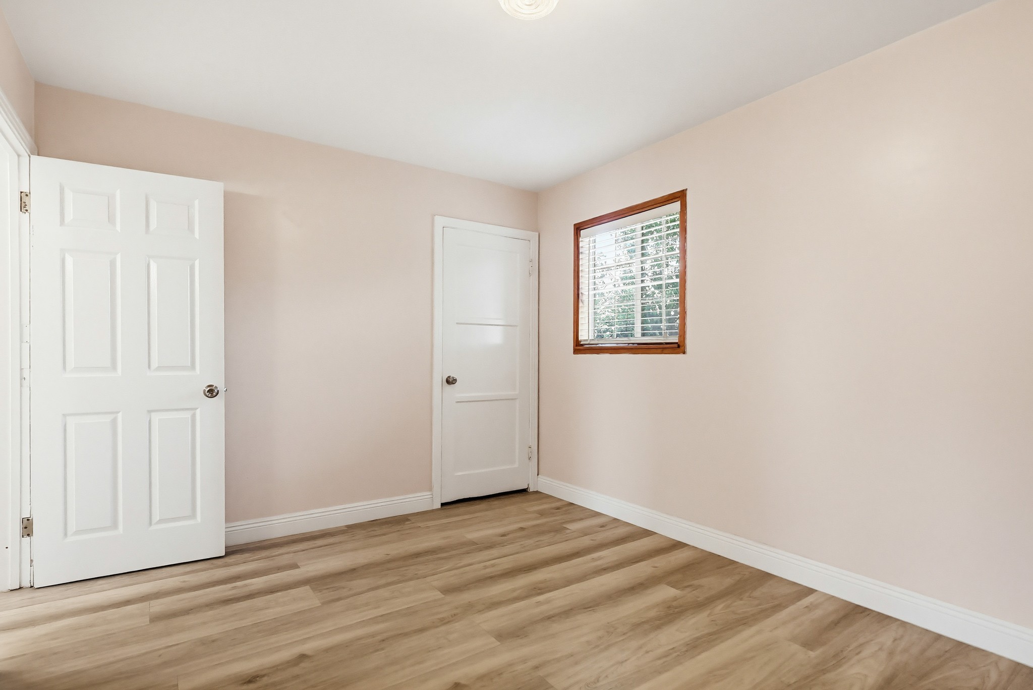 Virtual tour photo 42 of 100 for 5140 Elrovia Ave