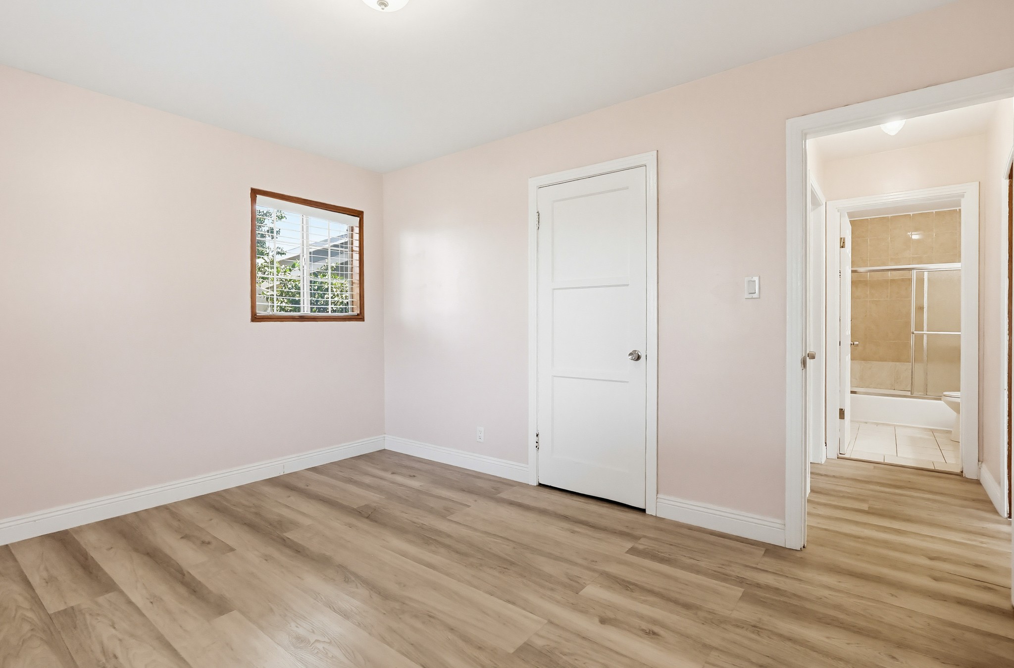 Virtual tour photo 45 of 100 for 5140 Elrovia Ave