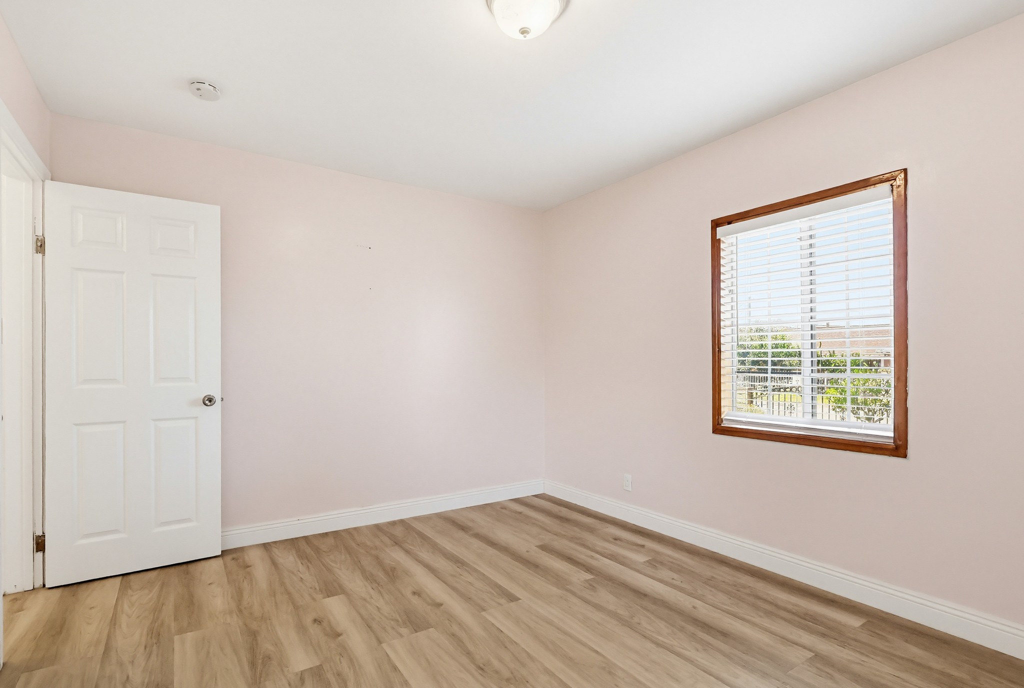 Virtual tour photo 47 of 100 for 5140 Elrovia Ave