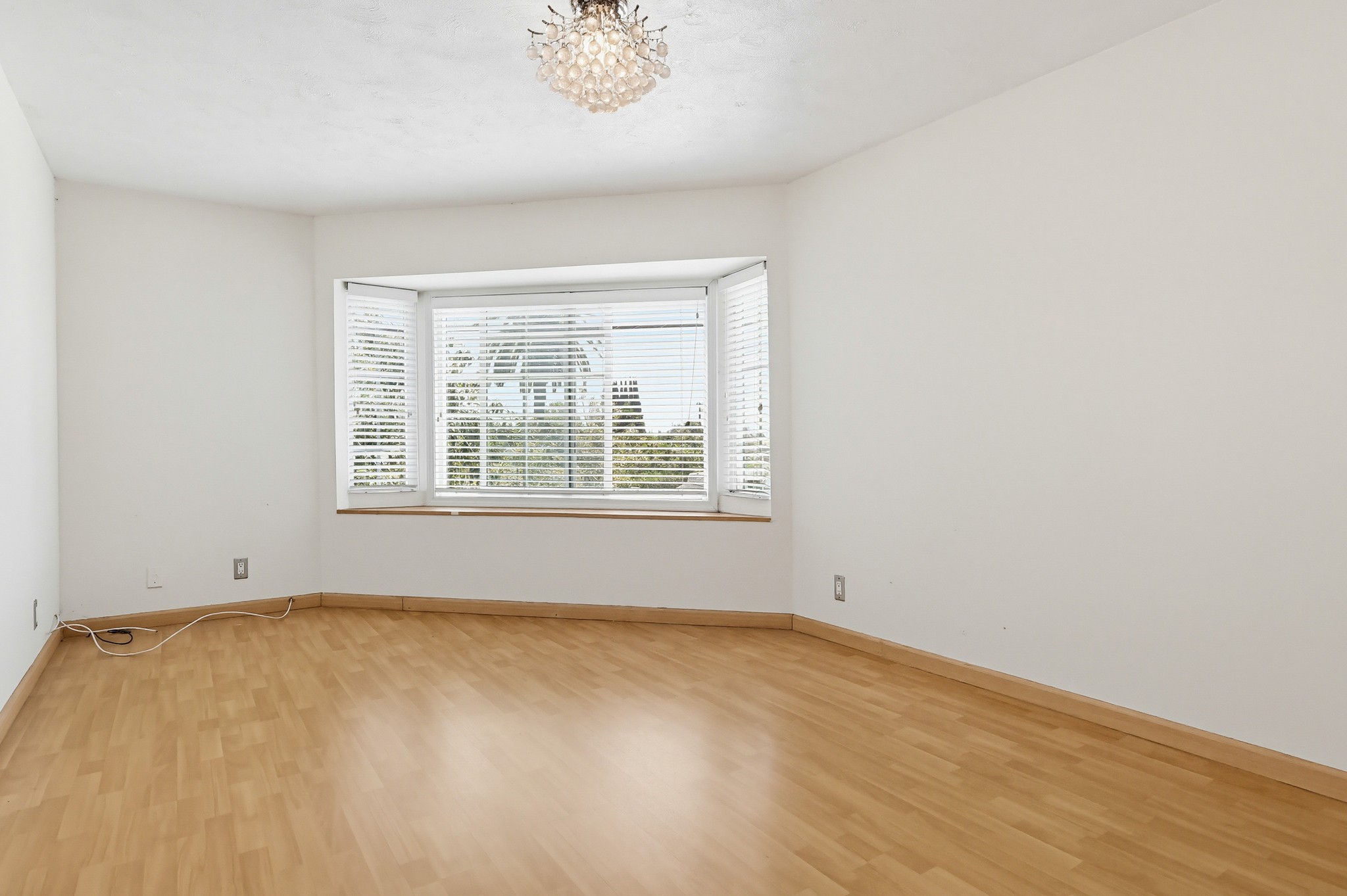Virtual tour photo 59 of 100 for 5140 Elrovia Ave
