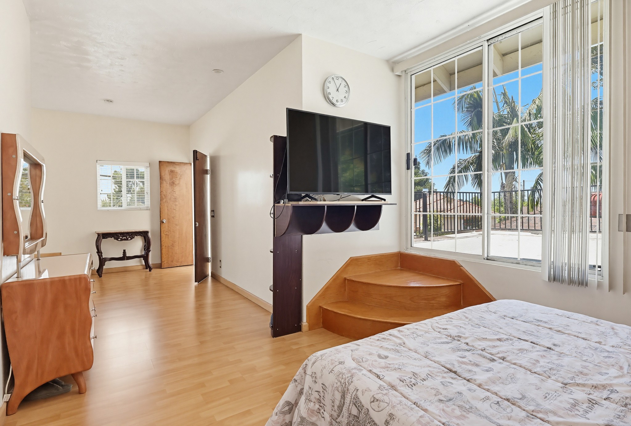 Virtual tour photo 64 of 100 for 5140 Elrovia Ave