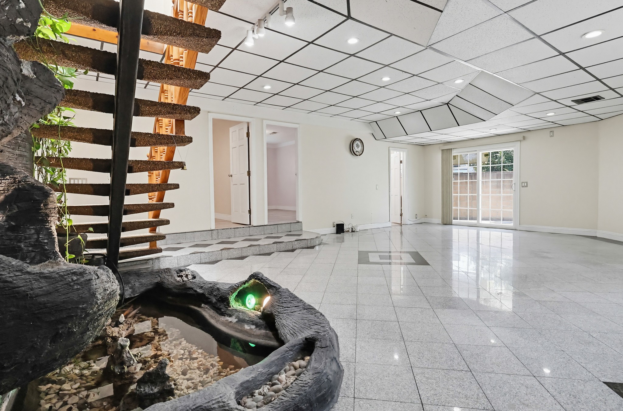Virtual tour photo 80 of 100 for 5140 Elrovia Ave