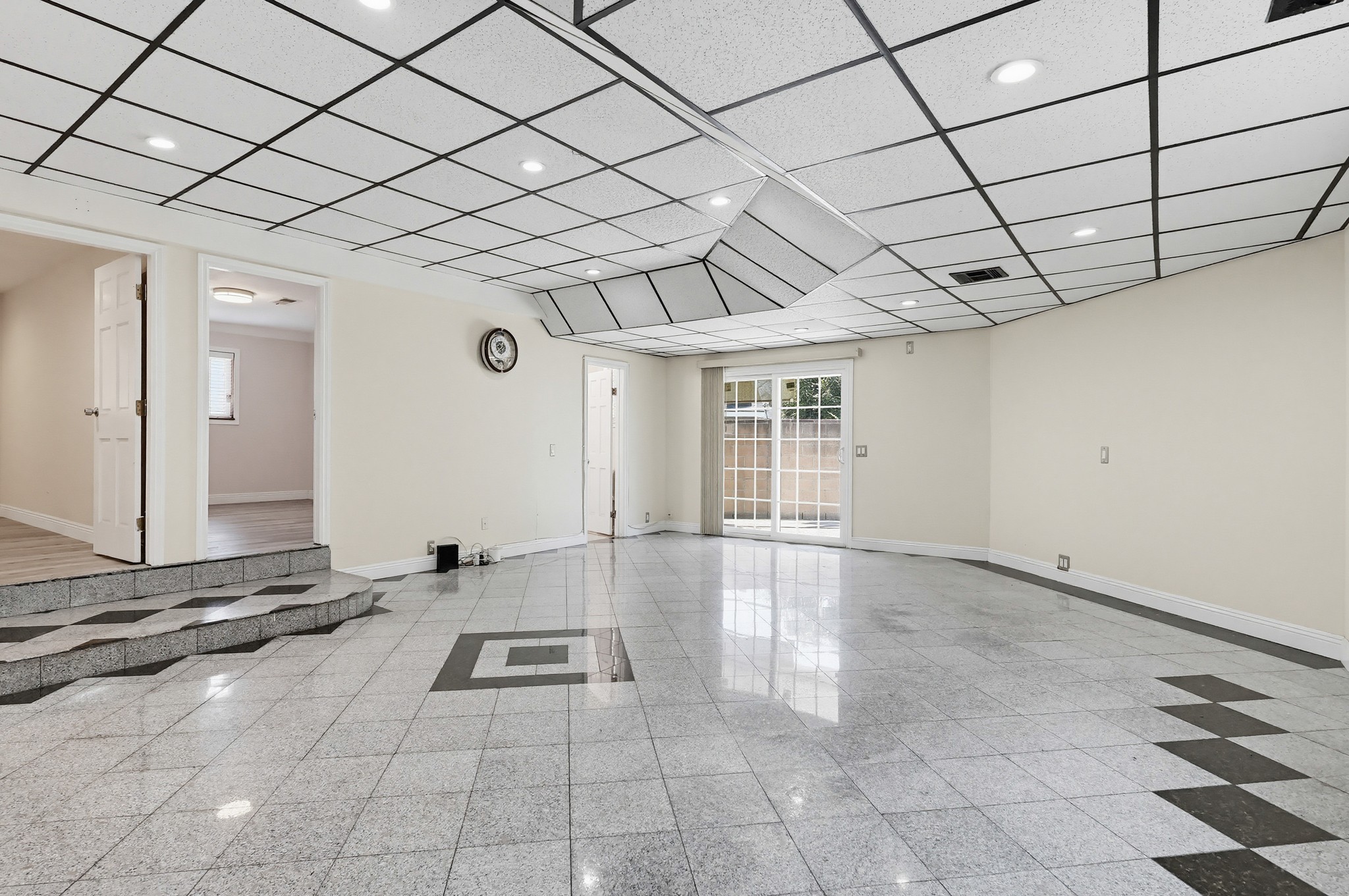 Virtual tour photo 81 of 100 for 5140 Elrovia Ave
