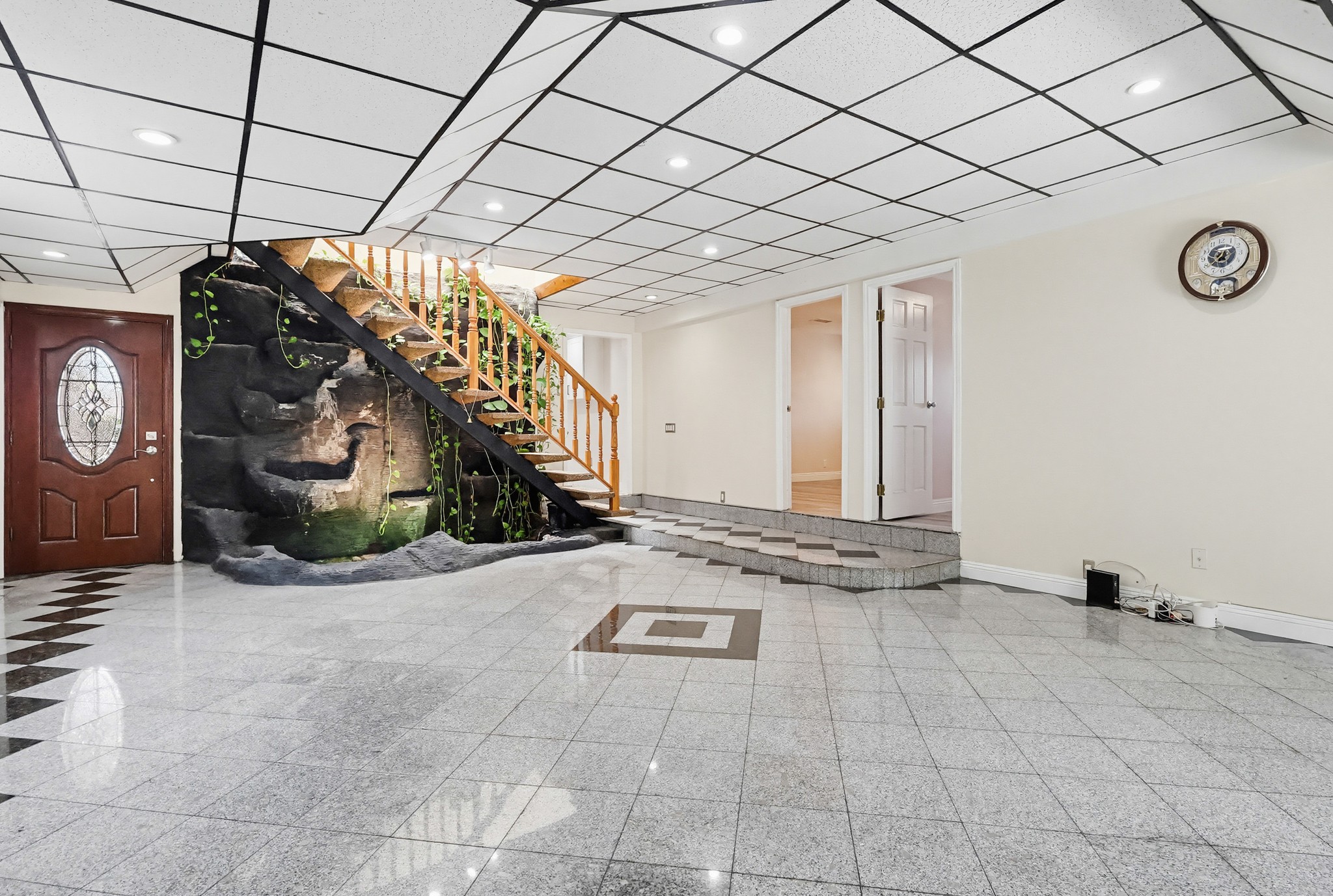 Virtual tour photo 82 of 100 for 5140 Elrovia Ave
