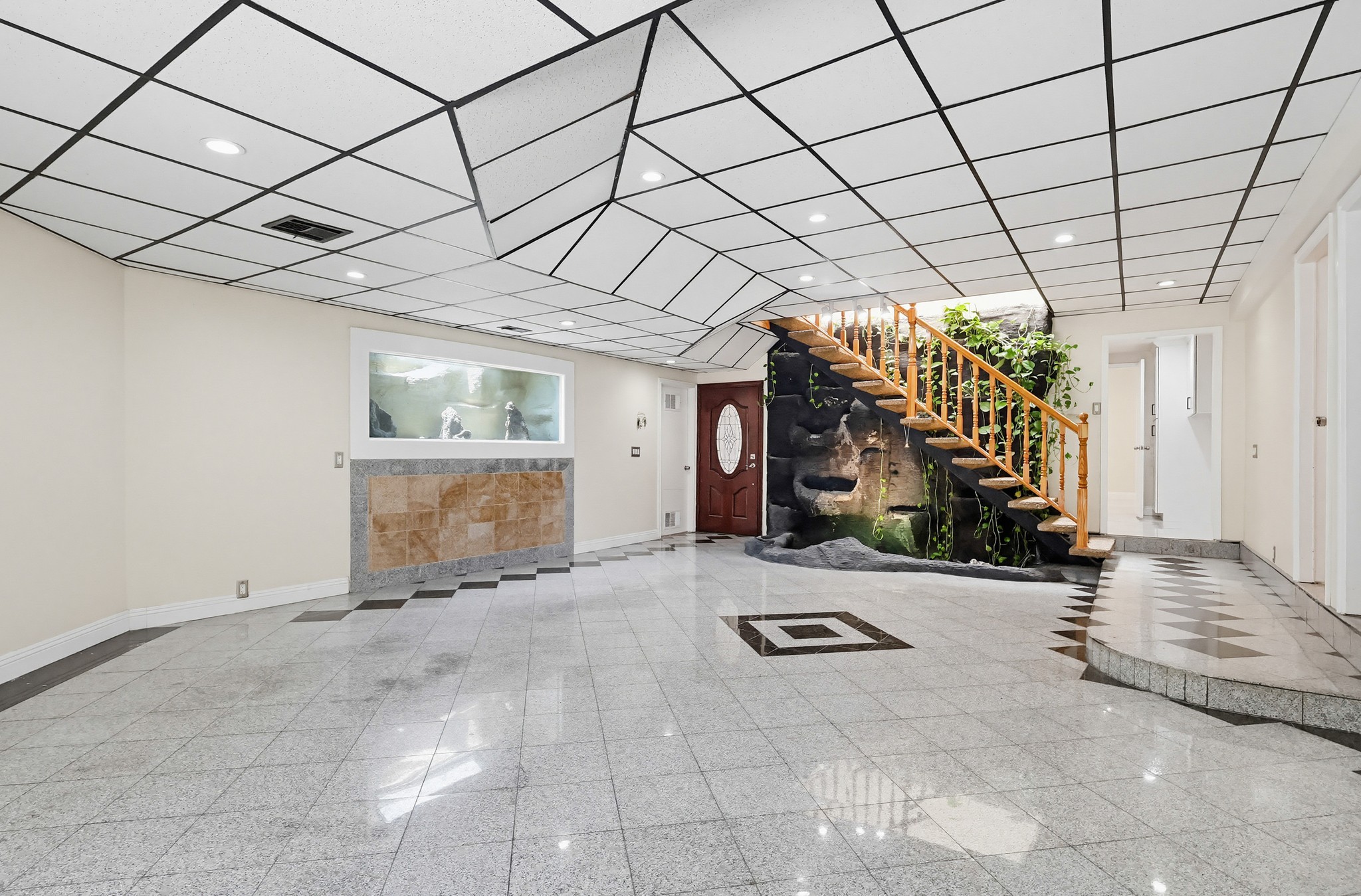 Virtual tour photo 83 of 100 for 5140 Elrovia Ave