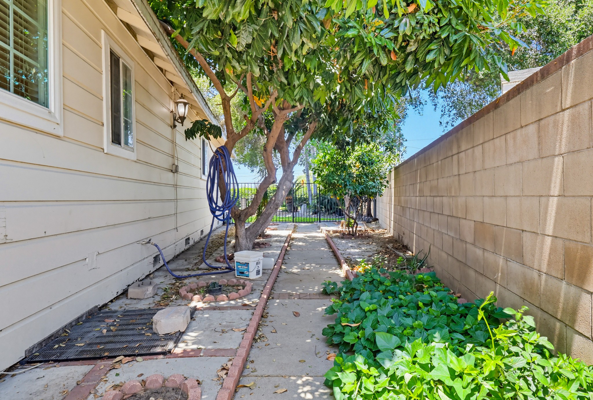 Virtual tour photo 96 of 100 for 5140 Elrovia Ave