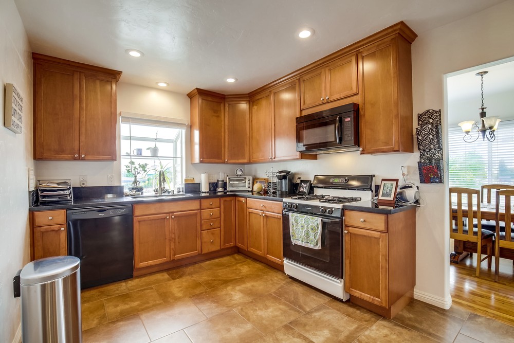 Virtual tour photo 16 of 59 for 5145 Plainview Road