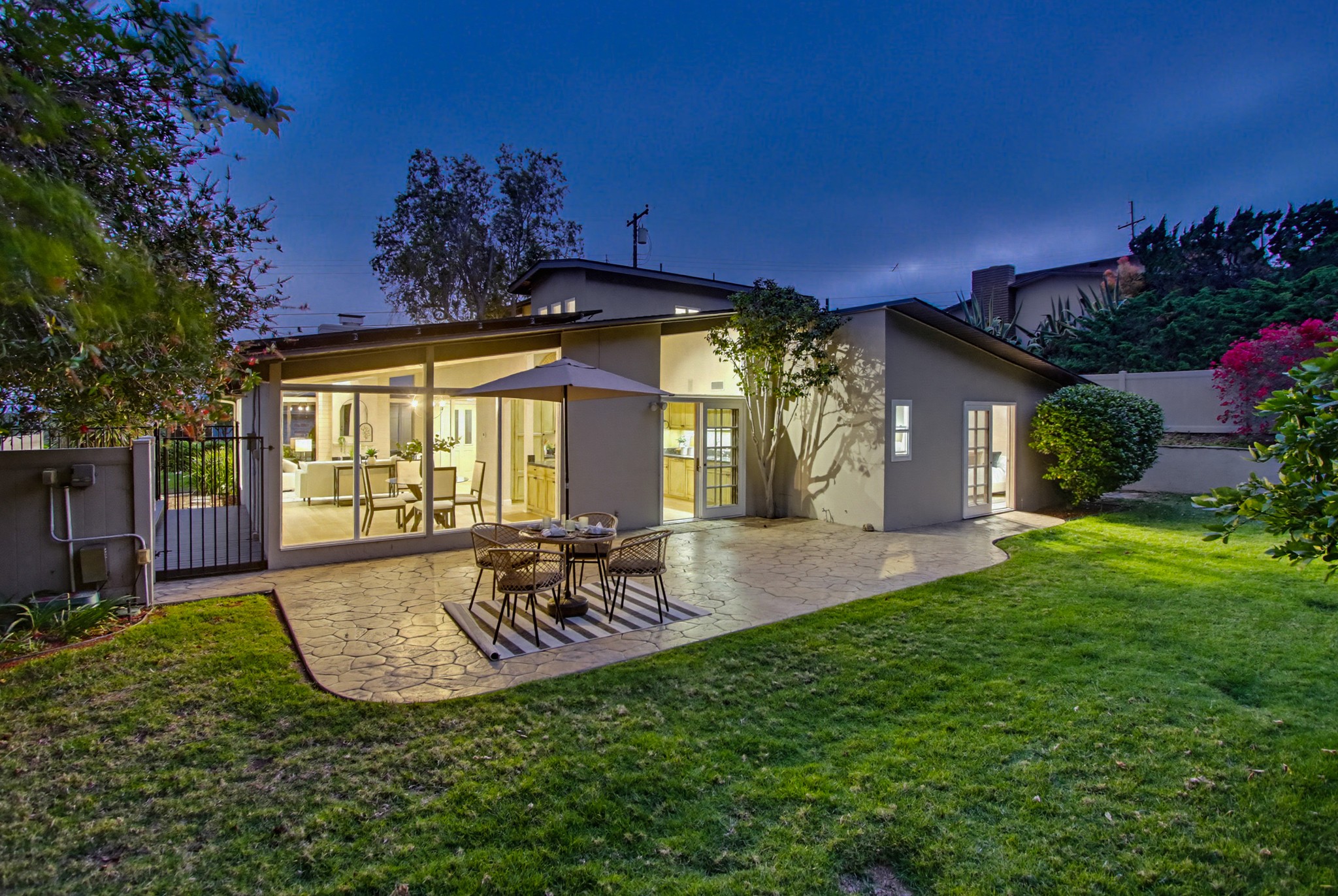 Virtual tour photo 9 of 78 for 5145 San Aquario Dr