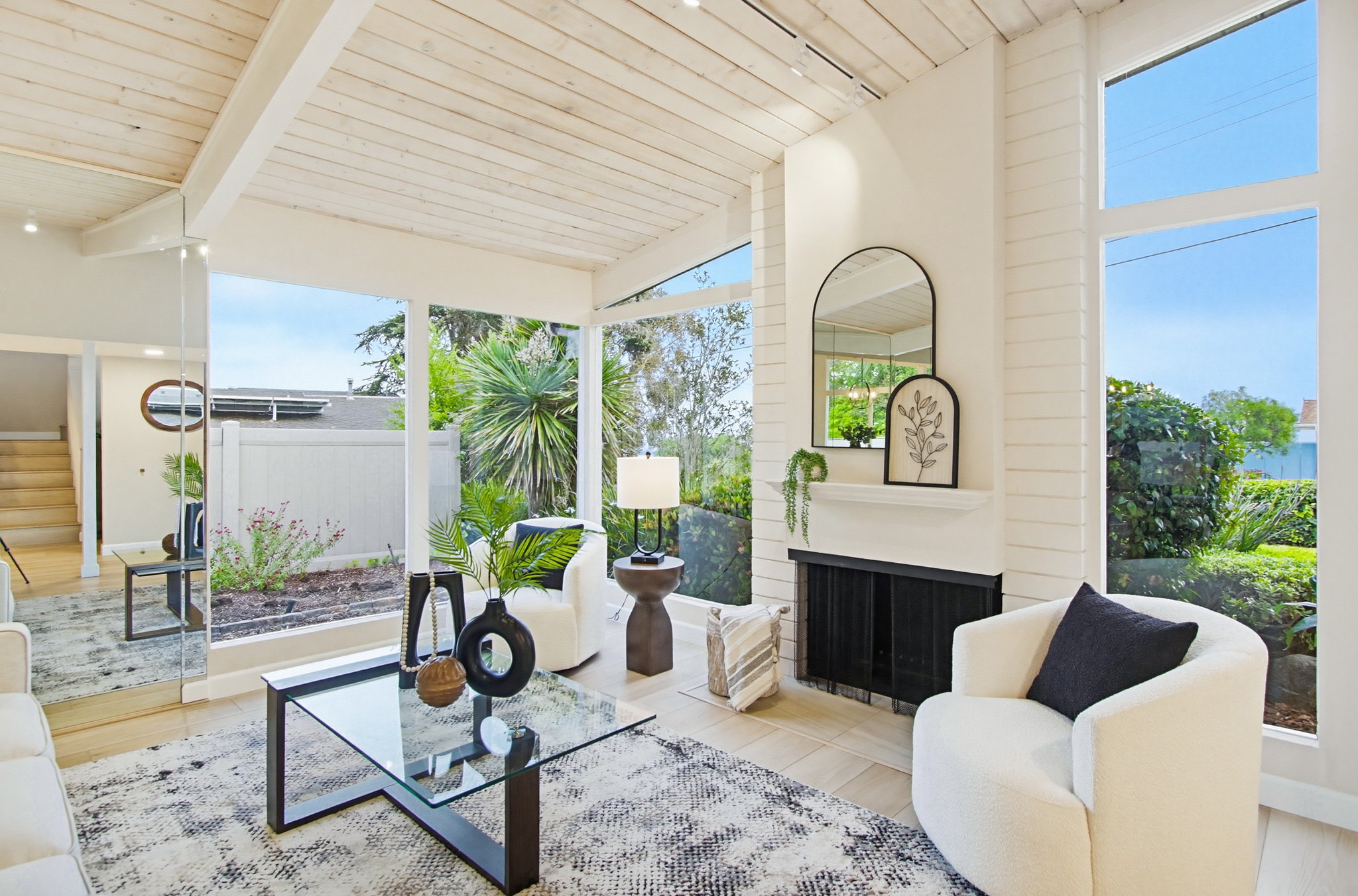 Virtual tour photo 18 of 78 for 5145 San Aquario Dr