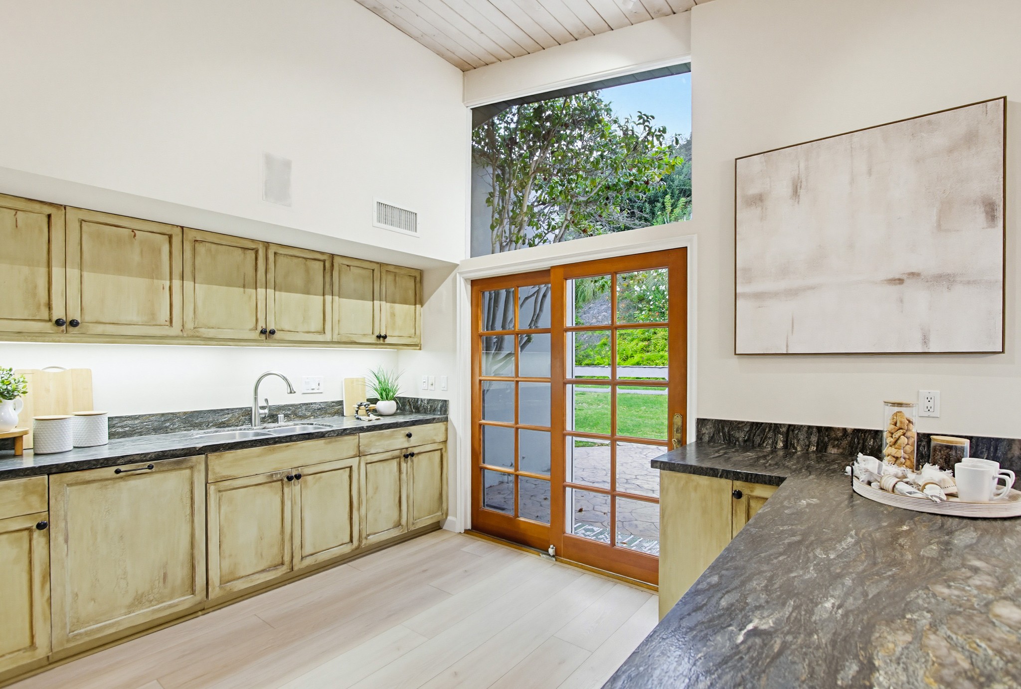 Virtual tour photo 27 of 78 for 5145 San Aquario Dr