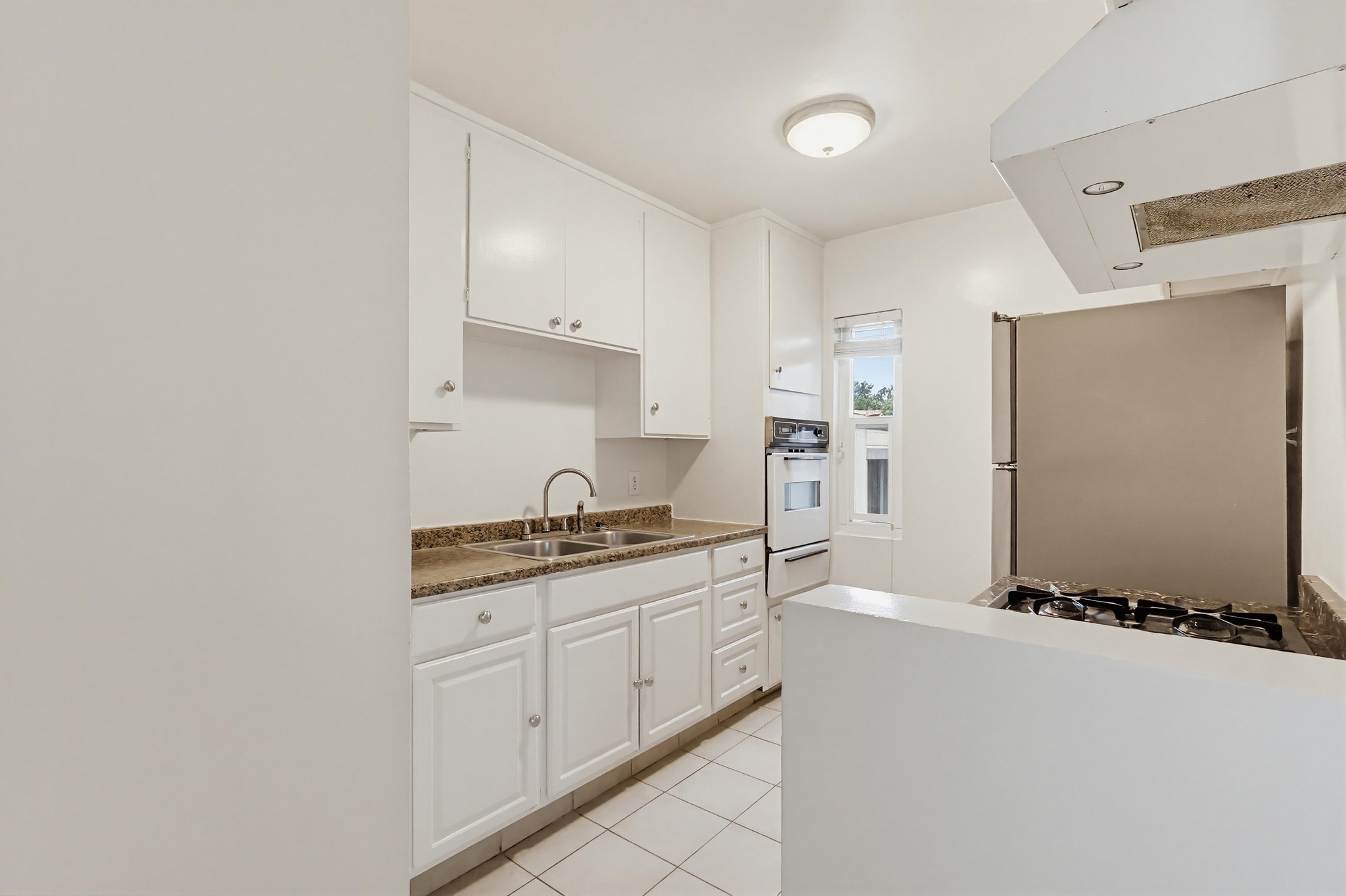 Virtual tour photo 9 of 29 for 515 N Alfred St #204