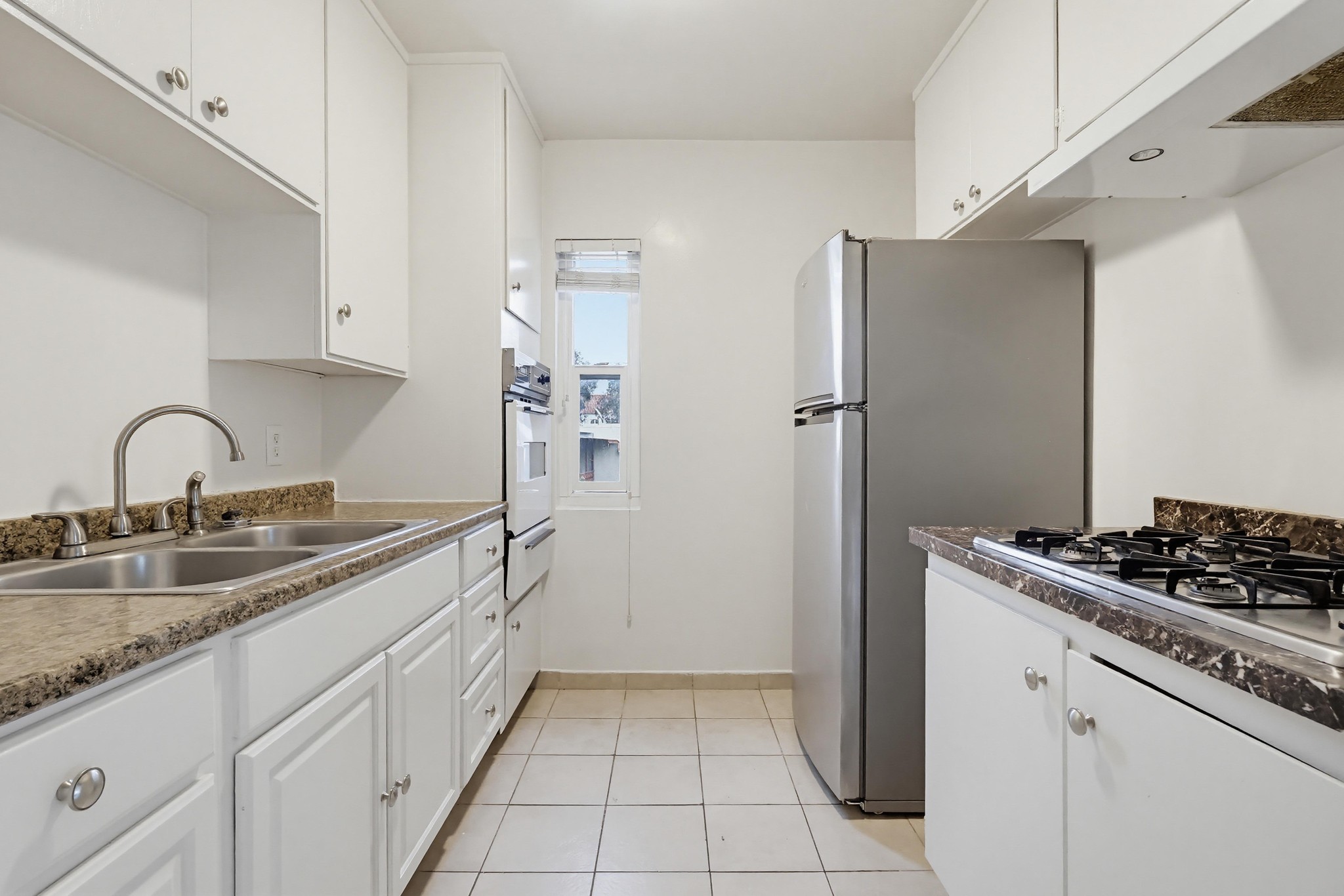 Virtual tour photo 10 of 29 for 515 N Alfred St #204