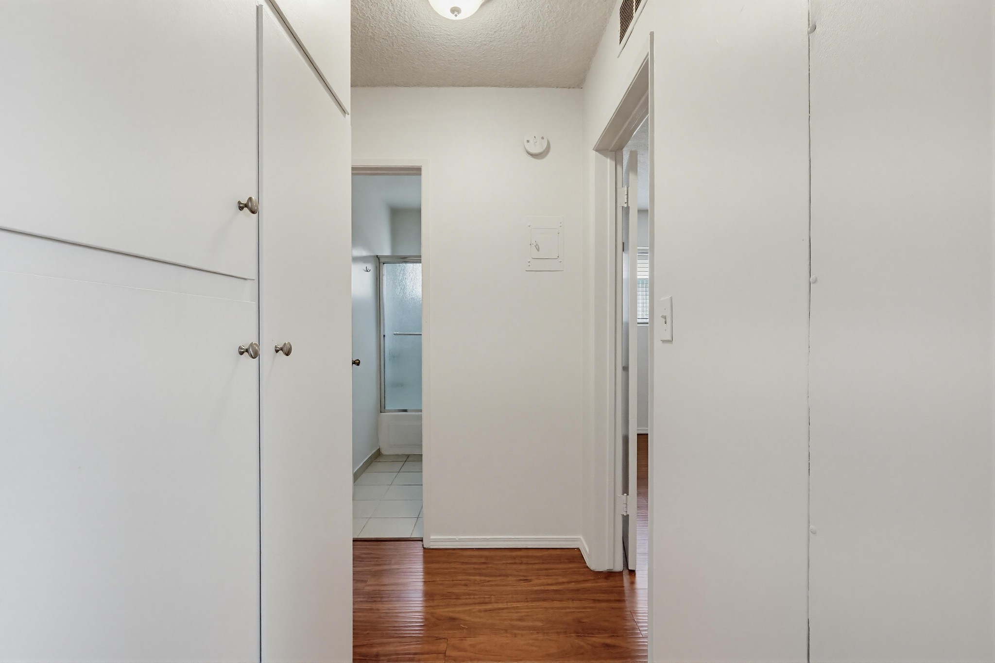 Virtual tour photo 16 of 29 for 515 N Alfred St #204
