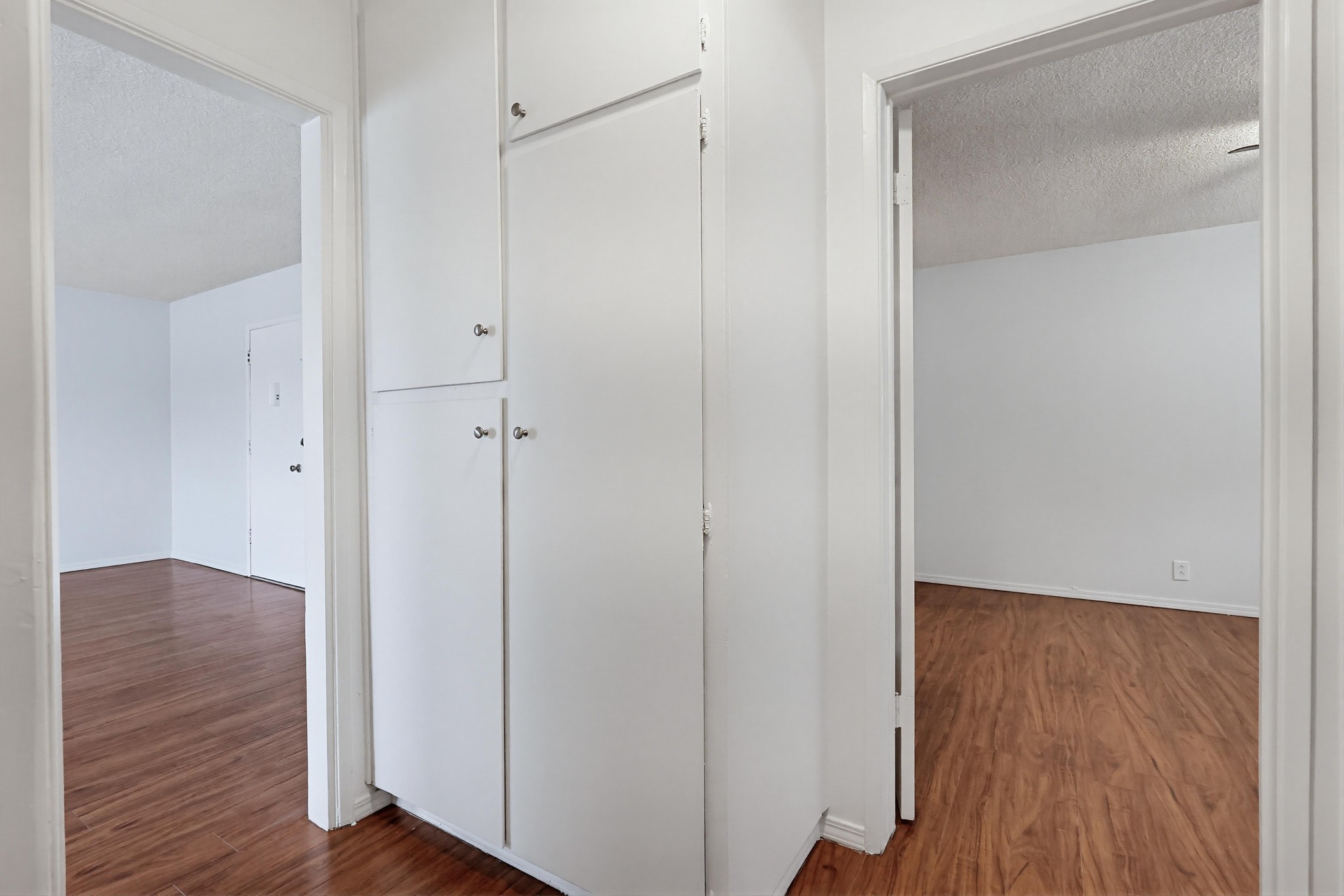 Virtual tour photo 17 of 29 for 515 N Alfred St #204