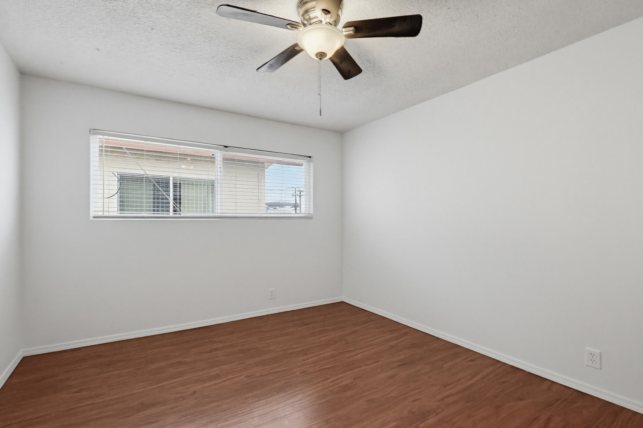 Virtual tour photo 18 of 29 for 515 N Alfred St #204