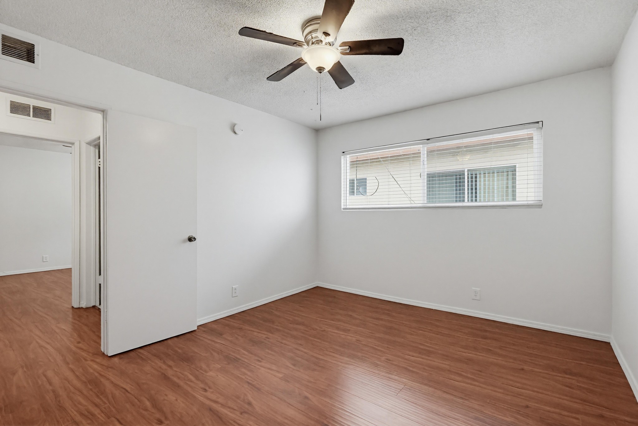 Virtual tour photo 19 of 29 for 515 N Alfred St #204