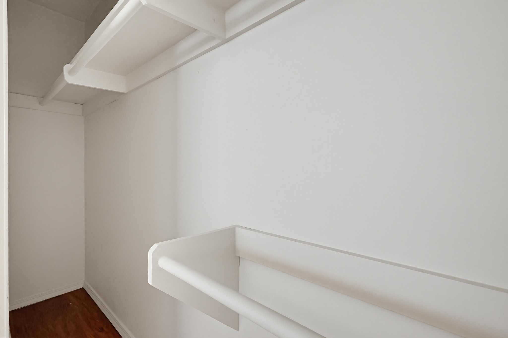 Virtual tour photo 21 of 29 for 515 N Alfred St #204