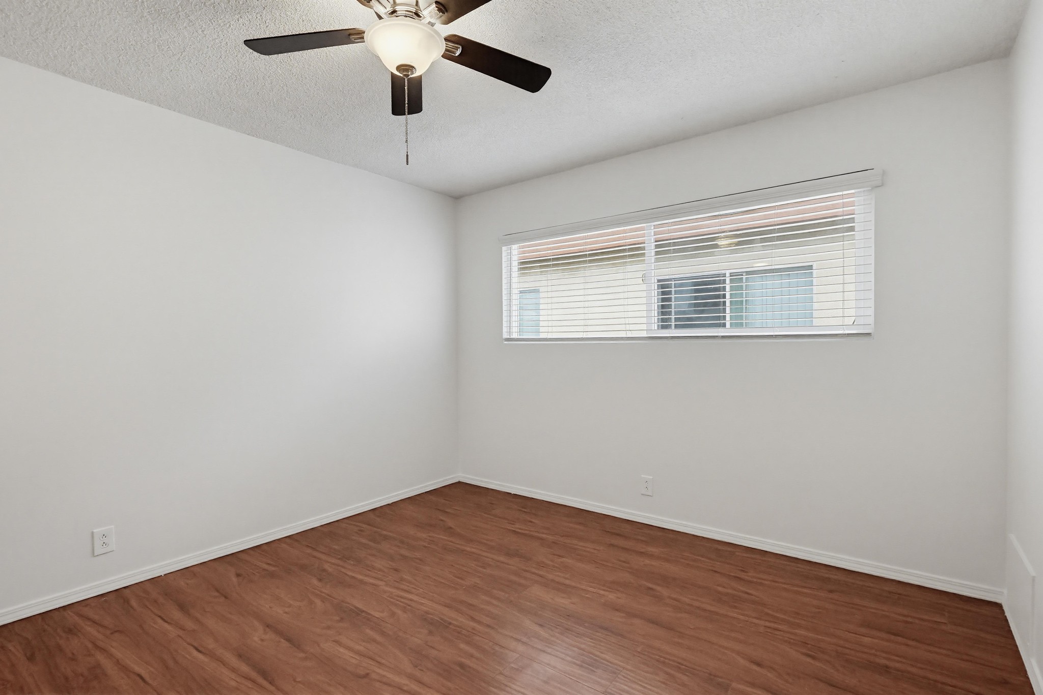 Virtual tour photo 23 of 29 for 515 N Alfred St #204