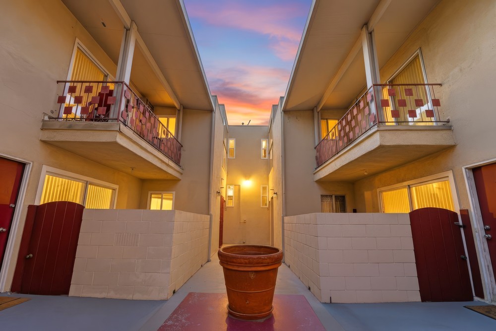 Virtual tour photo 1 of 24 for 515 N Alfred St #204
