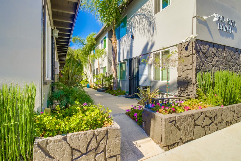 Virtual tour photo 3 of 27 for 5160 Bayard St #D