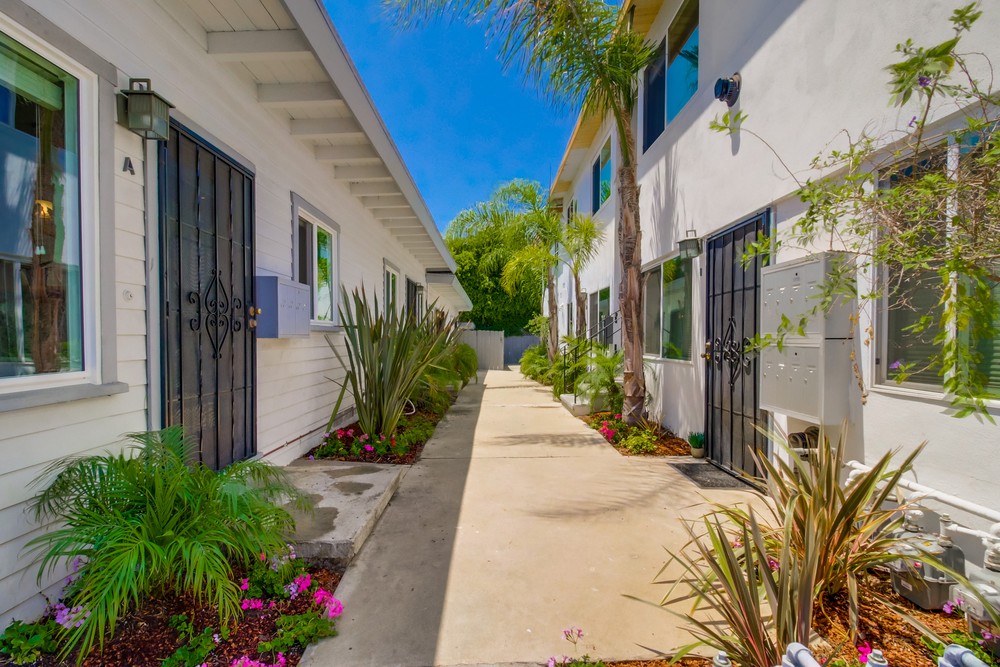 Virtual tour photo 4 of 16 for 5160 Bayard St