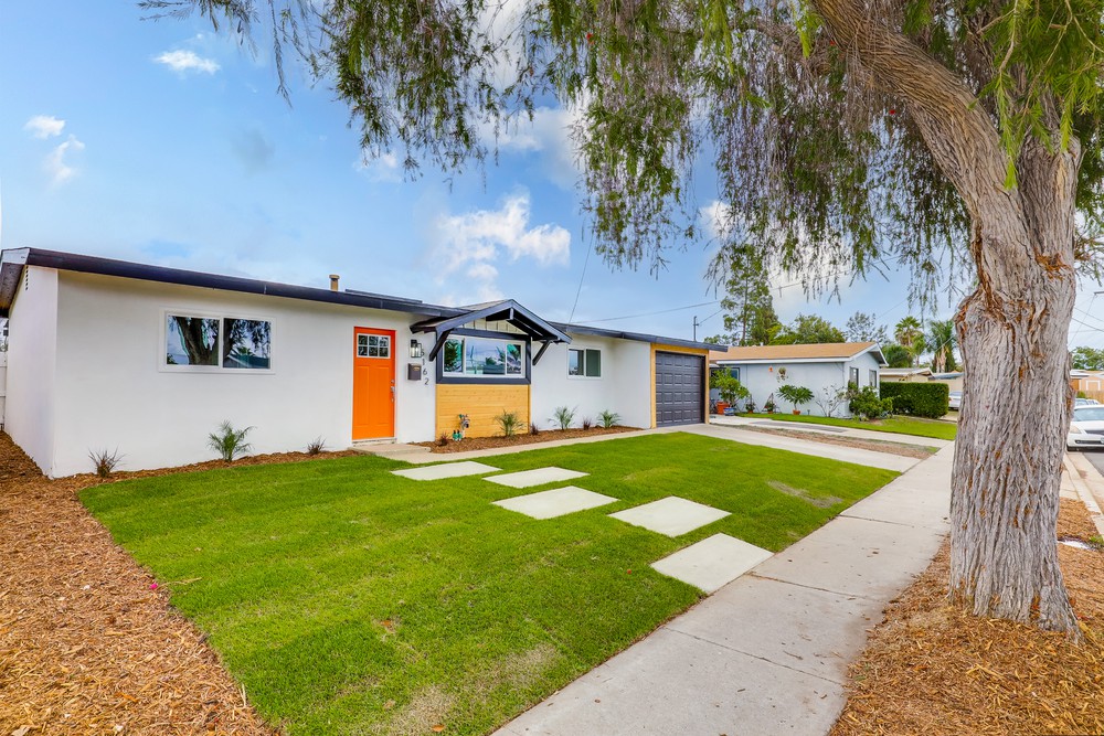 Virtual tour photo 3 of 31 for 5162 Bellvale Ave