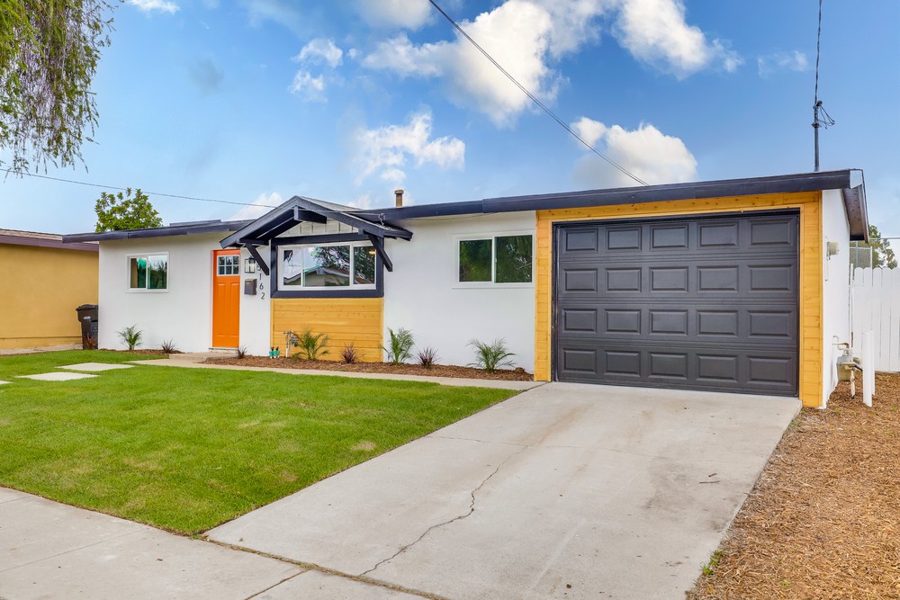 Virtual tour photo 5 of 31 for 5162 Bellvale Ave