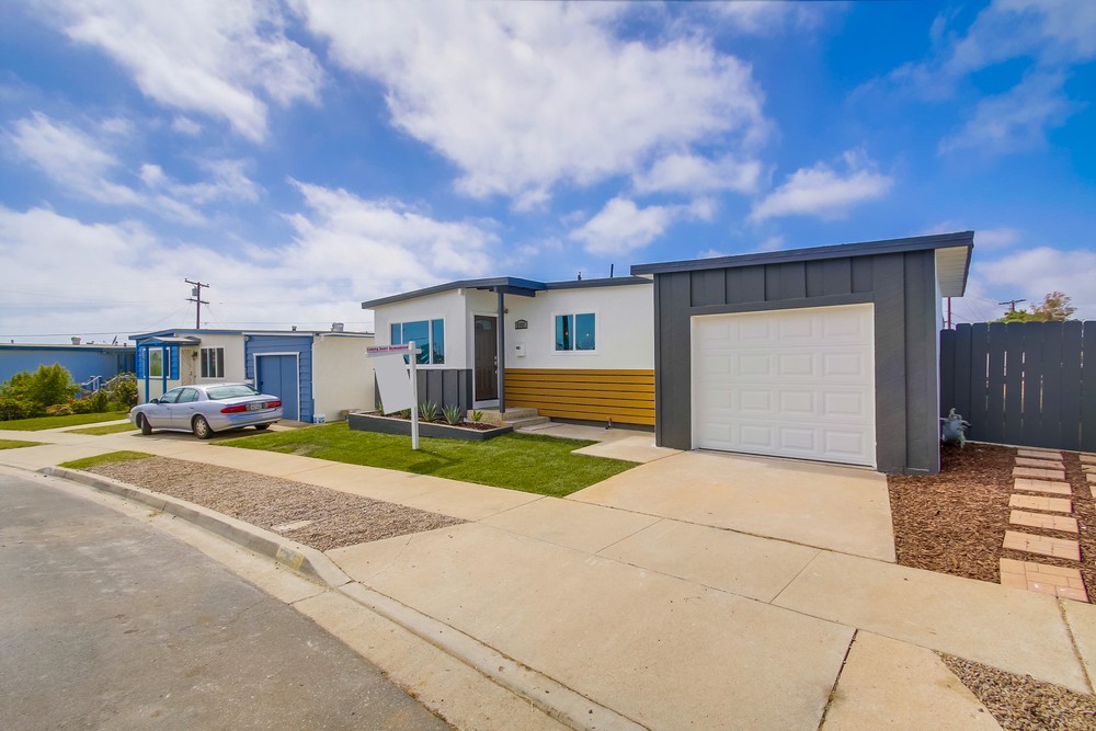 Virtual tour photo 1 of 51 for 5162 Caywood St