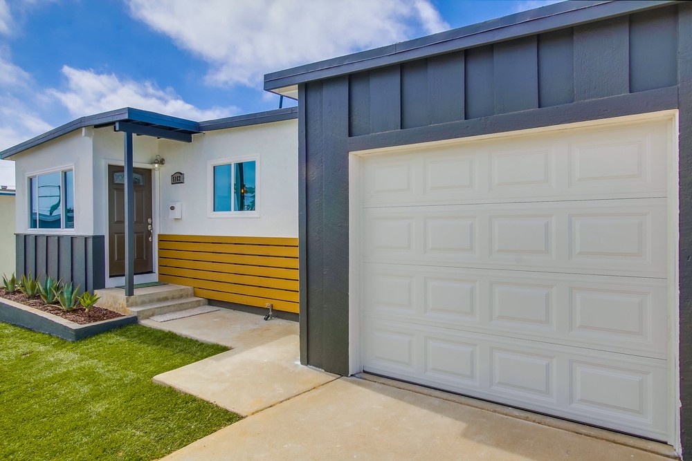 Virtual tour photo 5 of 51 for 5162 Caywood St
