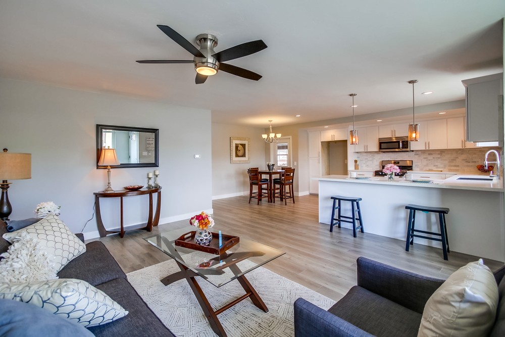 Virtual tour photo 7 of 51 for 5162 Caywood St