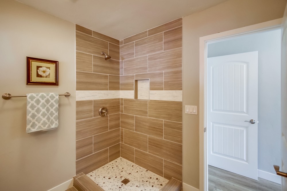 Virtual tour photo 37 of 51 for 5162 Caywood St