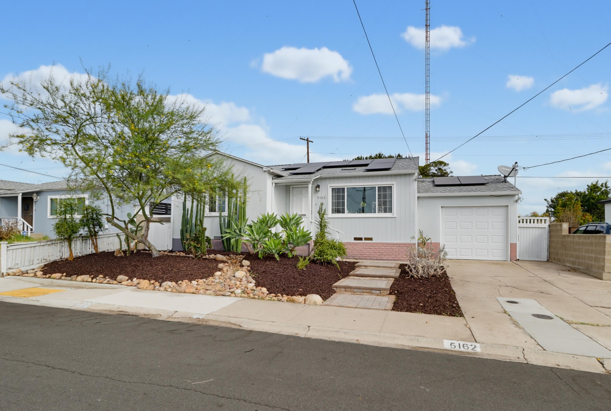 Virtual tour photo 1 of 44 for 5162 Pirotte Dr