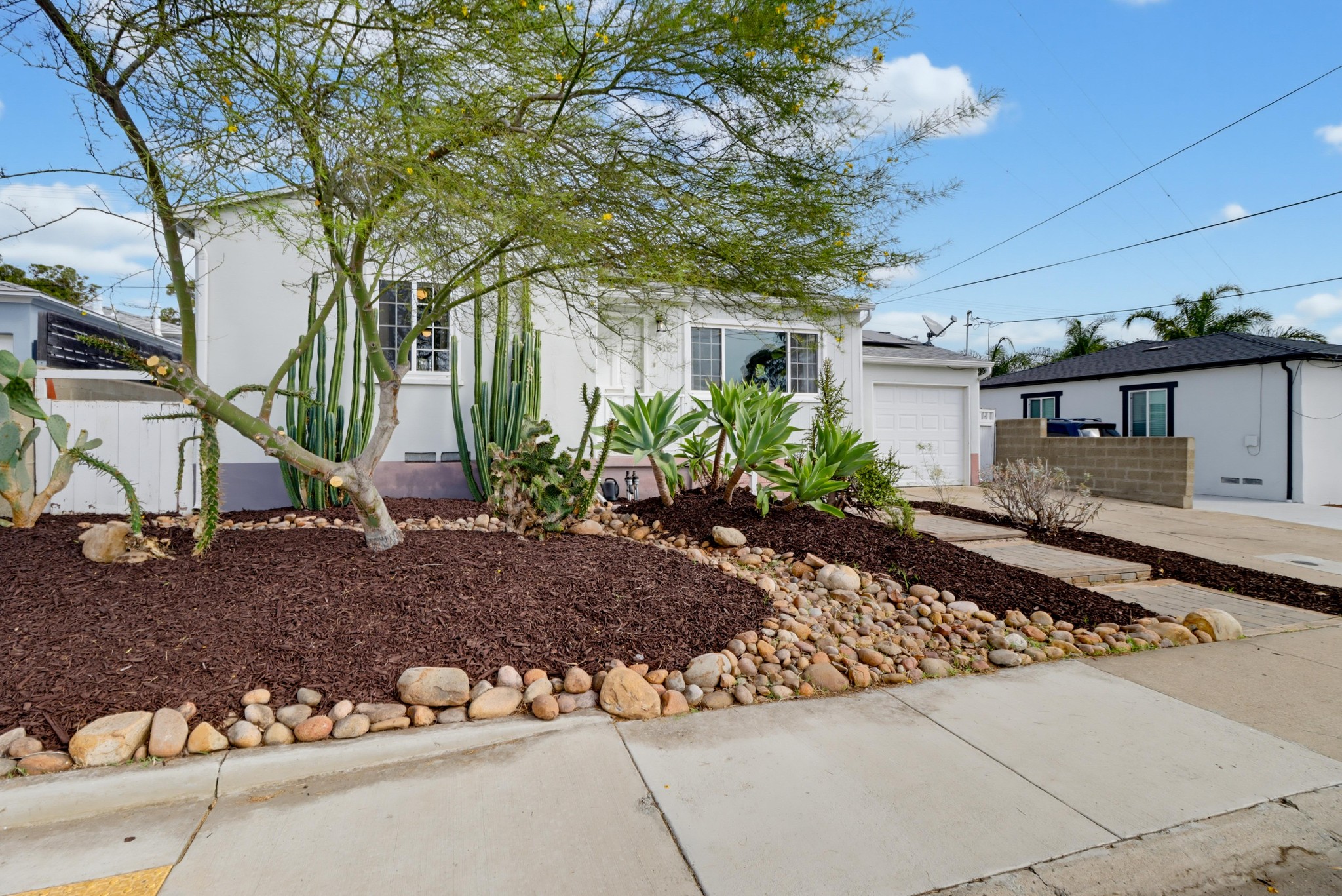 Virtual tour photo 4 of 44 for 5162 Pirotte Dr
