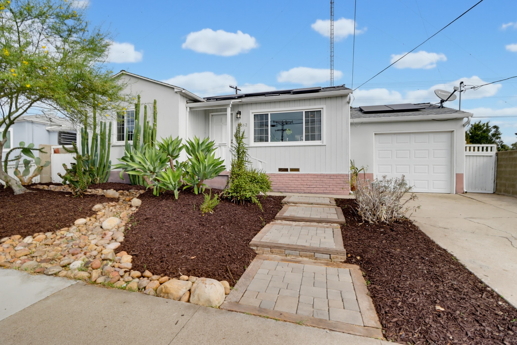 Virtual tour photo 5 of 44 for 5162 Pirotte Dr
