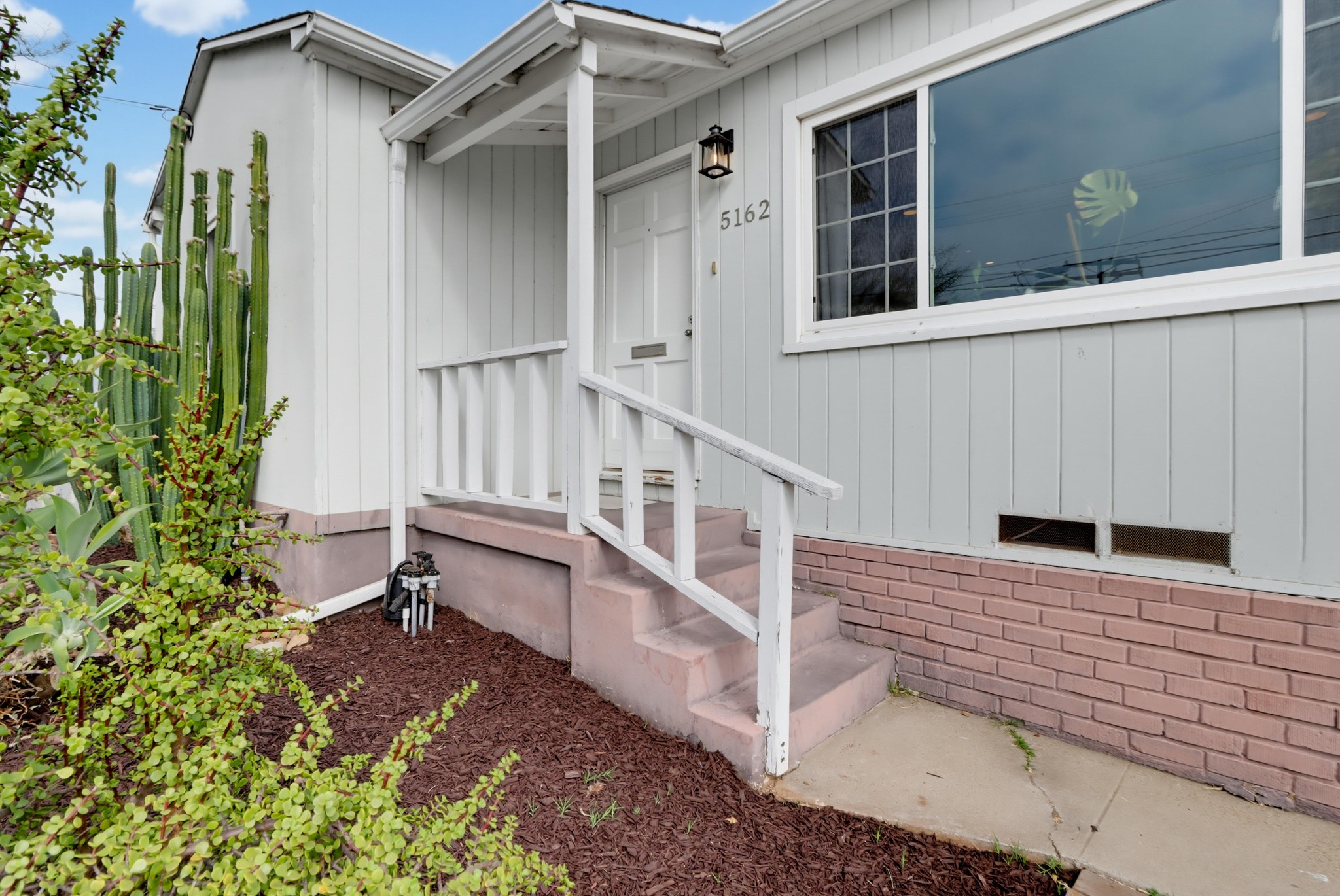 Virtual tour photo 8 of 44 for 5162 Pirotte Dr