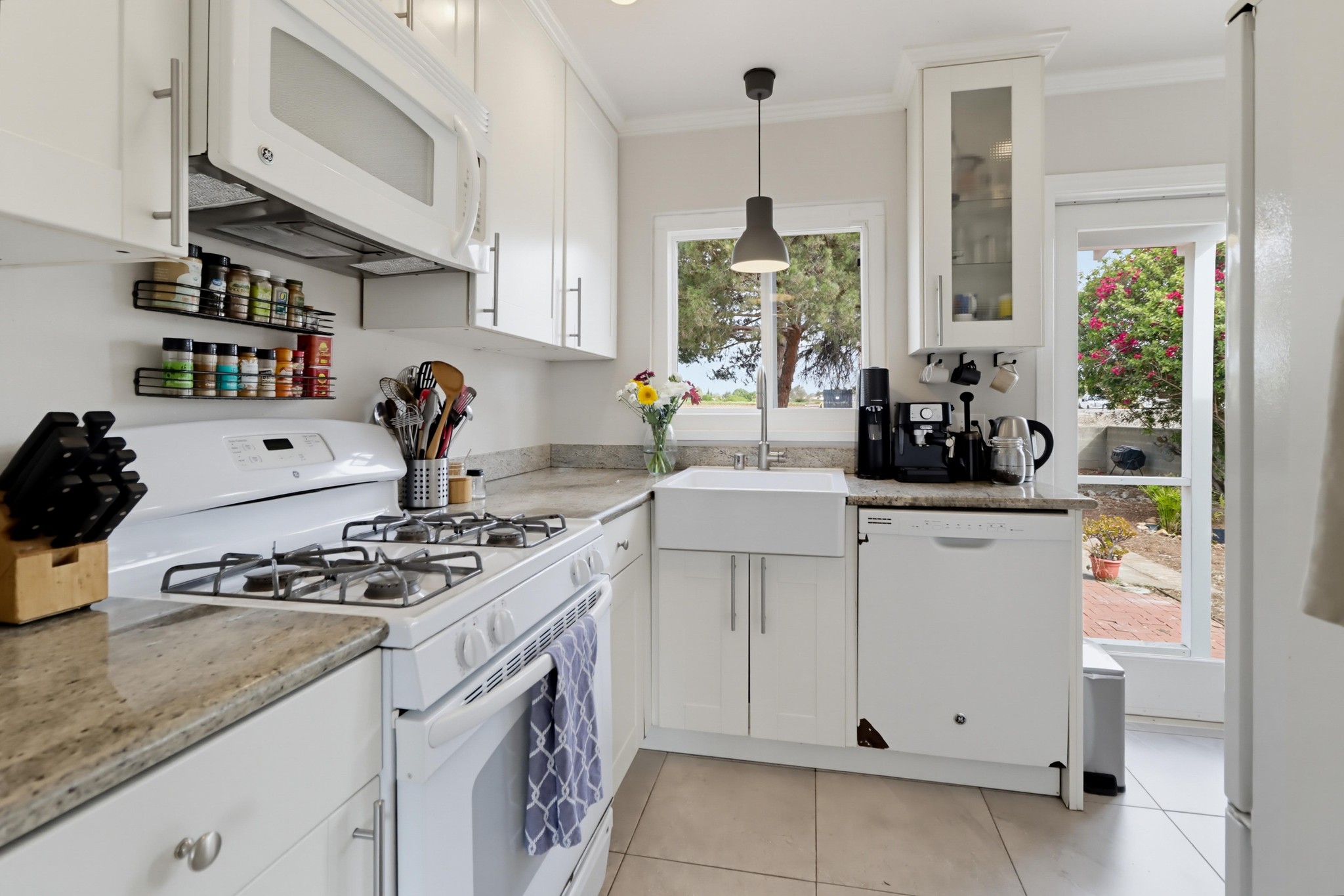 Virtual tour photo 18 of 44 for 5162 Pirotte Dr
