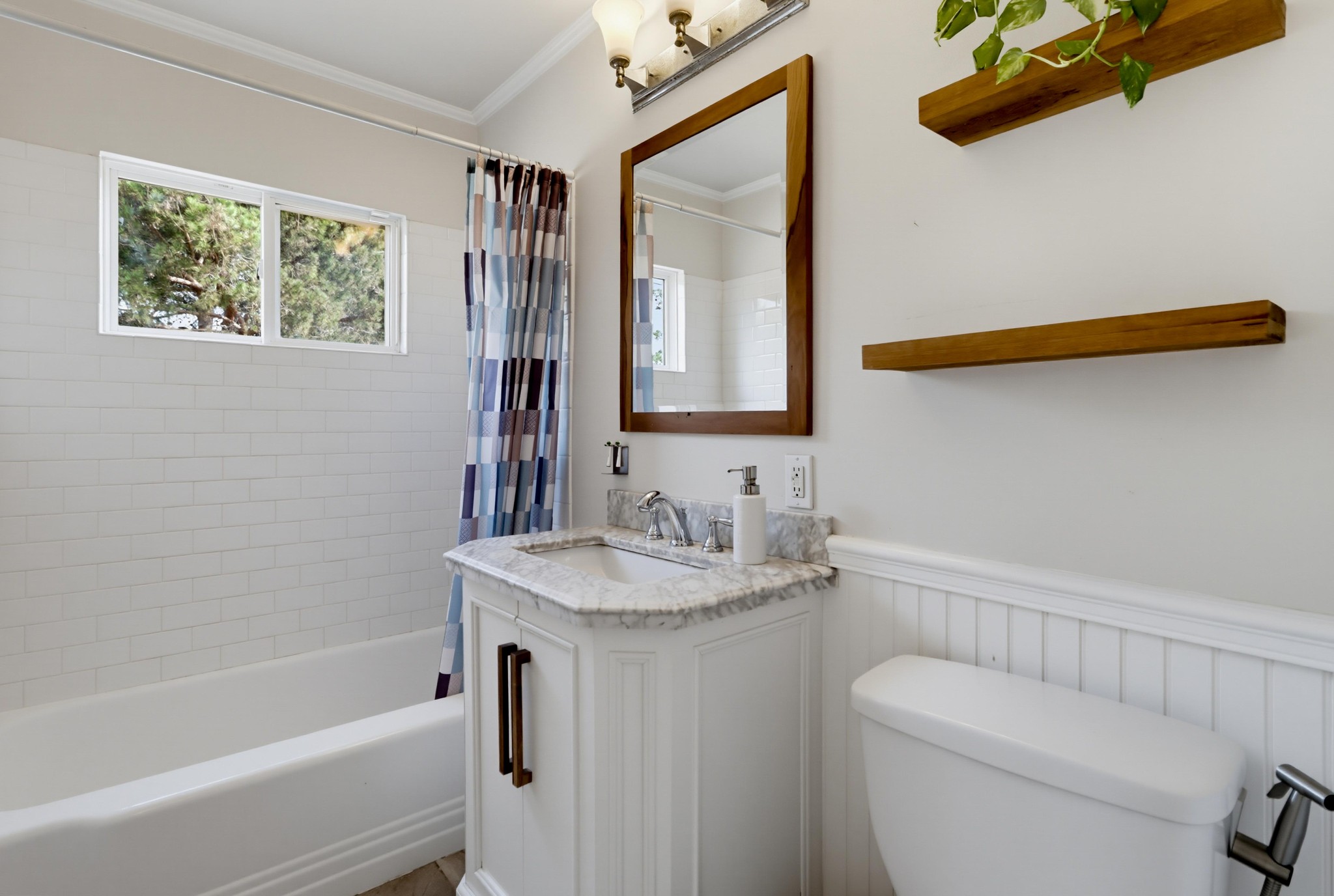 Virtual tour photo 28 of 44 for 5162 Pirotte Dr