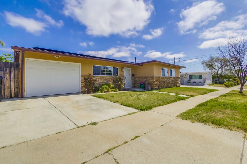 Virtual tour photo 3 of 49 for 5164 Conrad Ave
