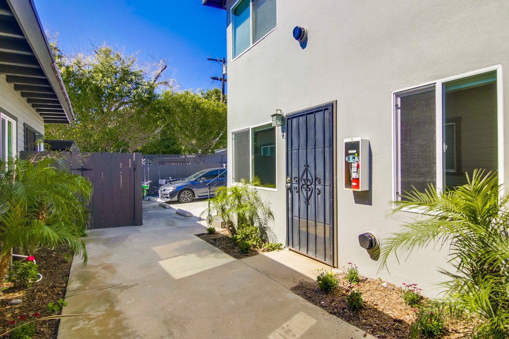 Virtual tour photo 7 of 27 for 5170 Bayard St #3