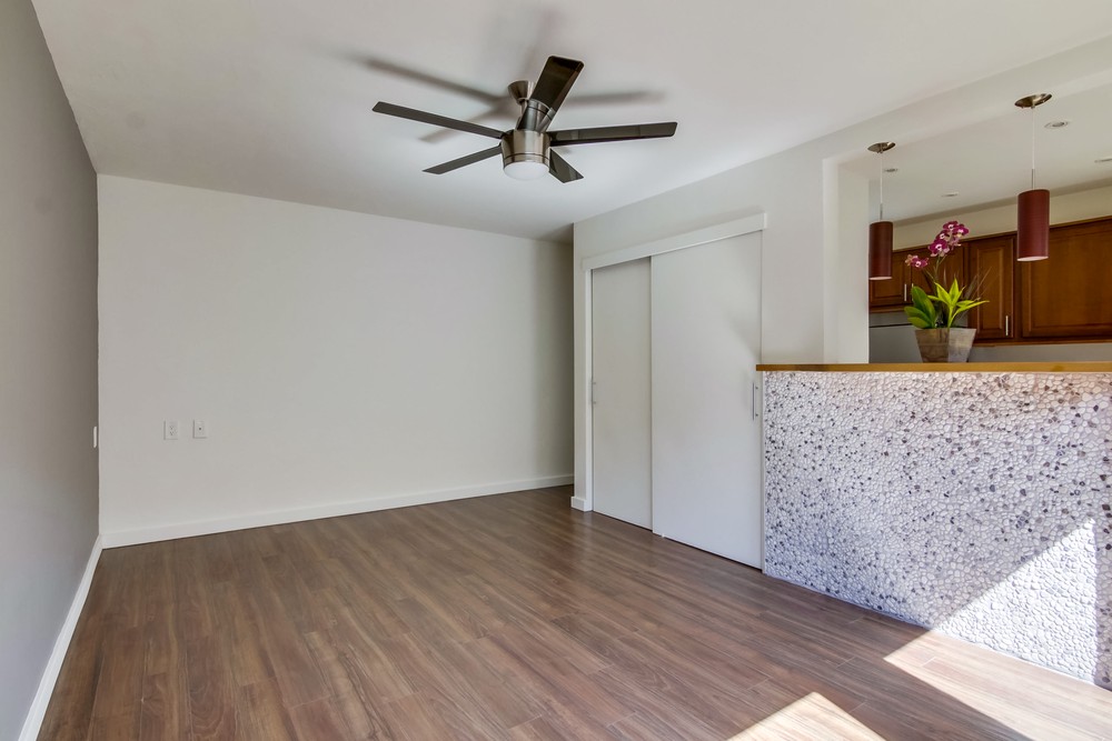 Virtual tour photo 10 of 27 for 5170 Bayard St #3