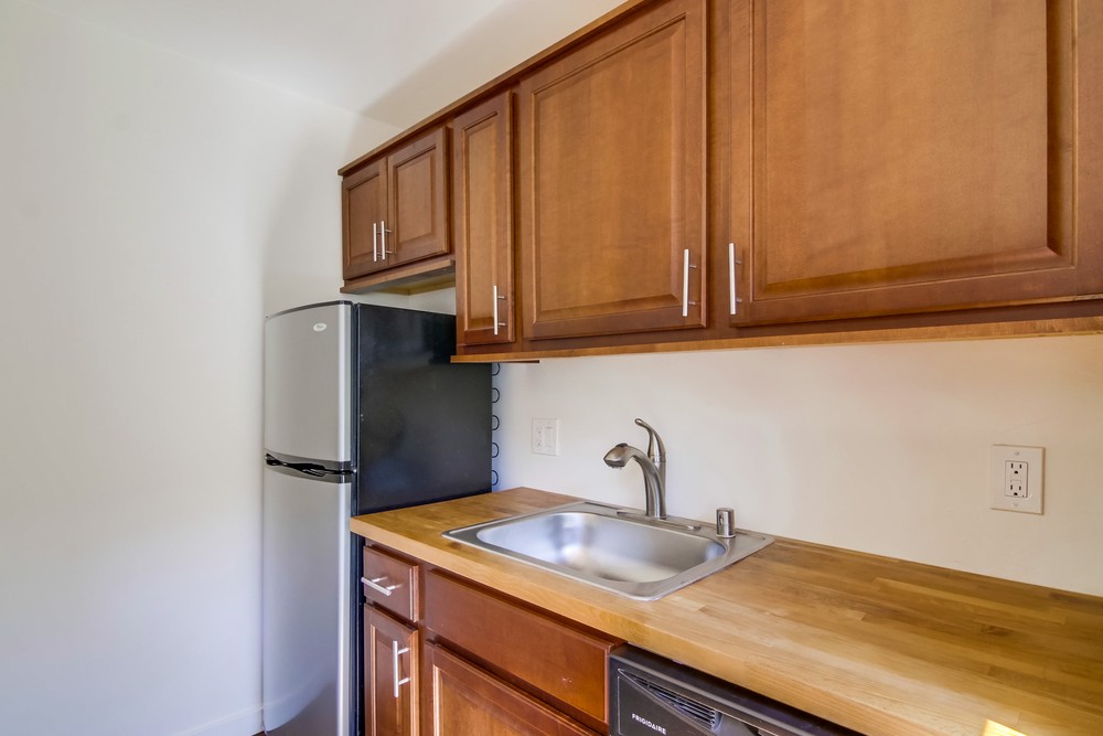 Virtual tour photo 20 of 27 for 5170 Bayard St #3