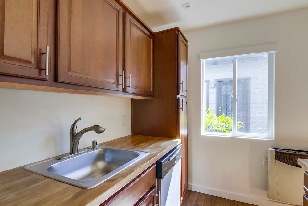 Virtual tour photo 21 of 27 for 5170 Bayard St #3
