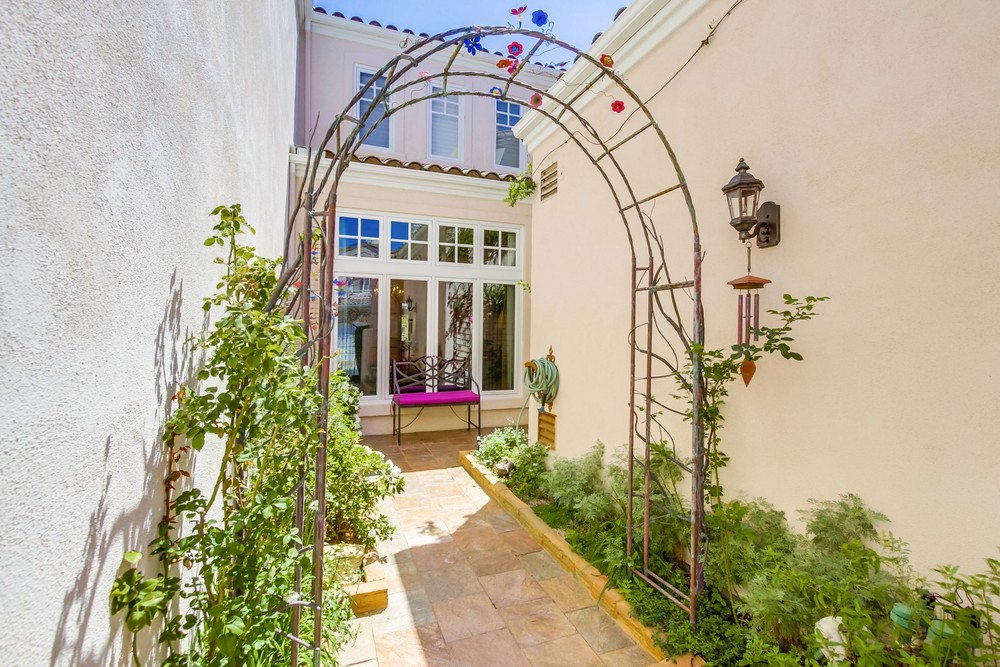 Virtual tour photo 5 of 48 for 5178 Renaissance Ave