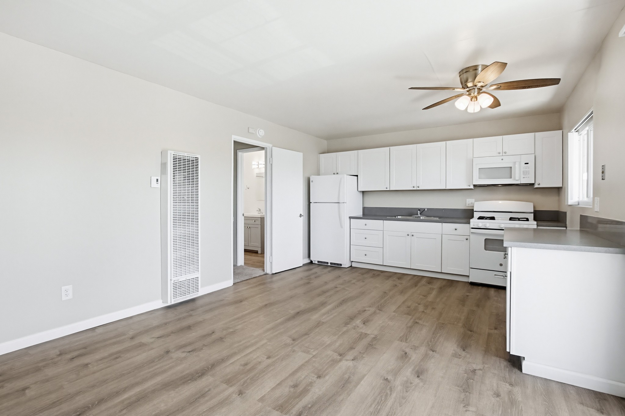 Virtual tour photo 6 of 24 for 519 E St