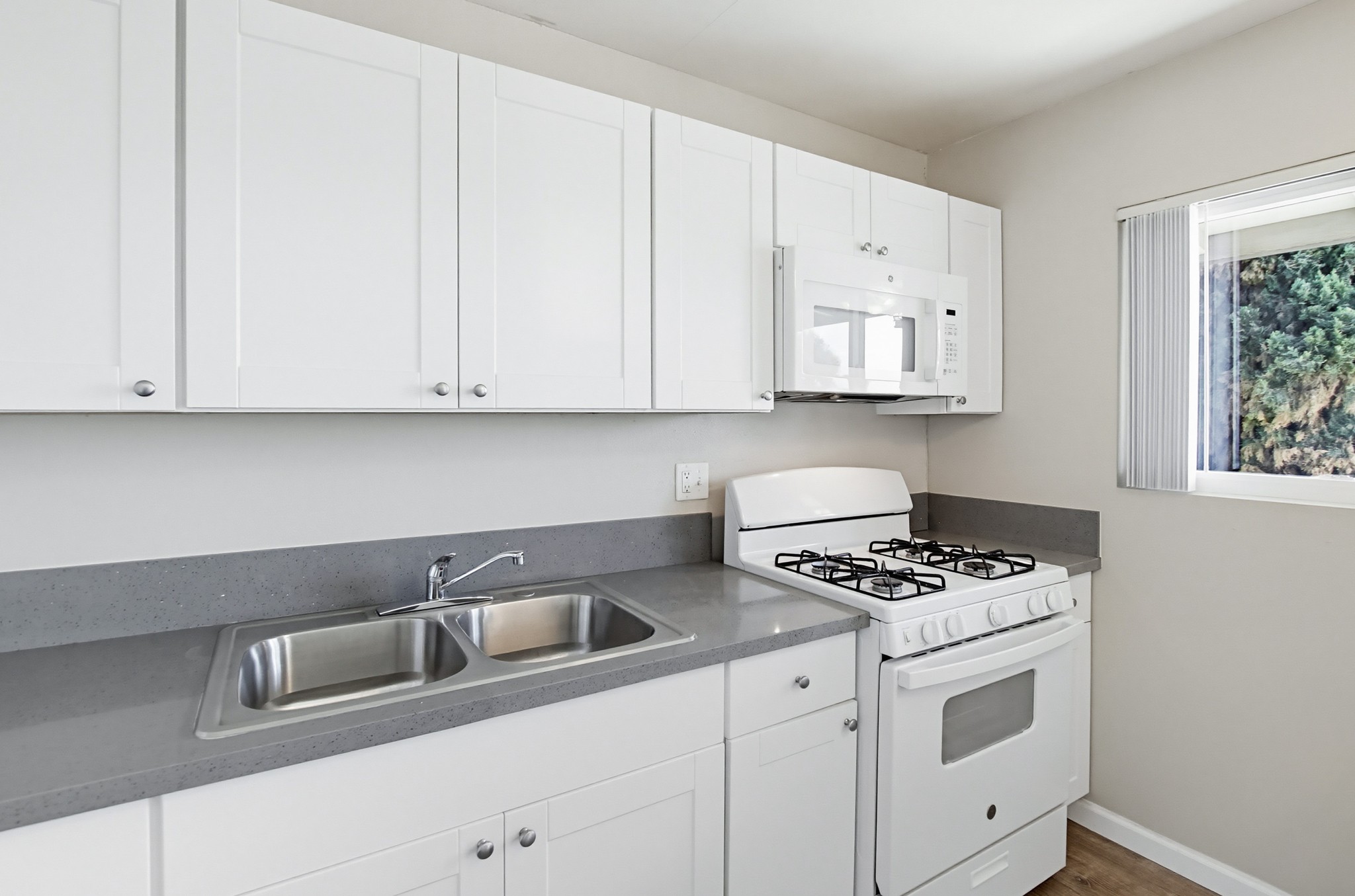 Virtual tour photo 10 of 24 for 519 E St