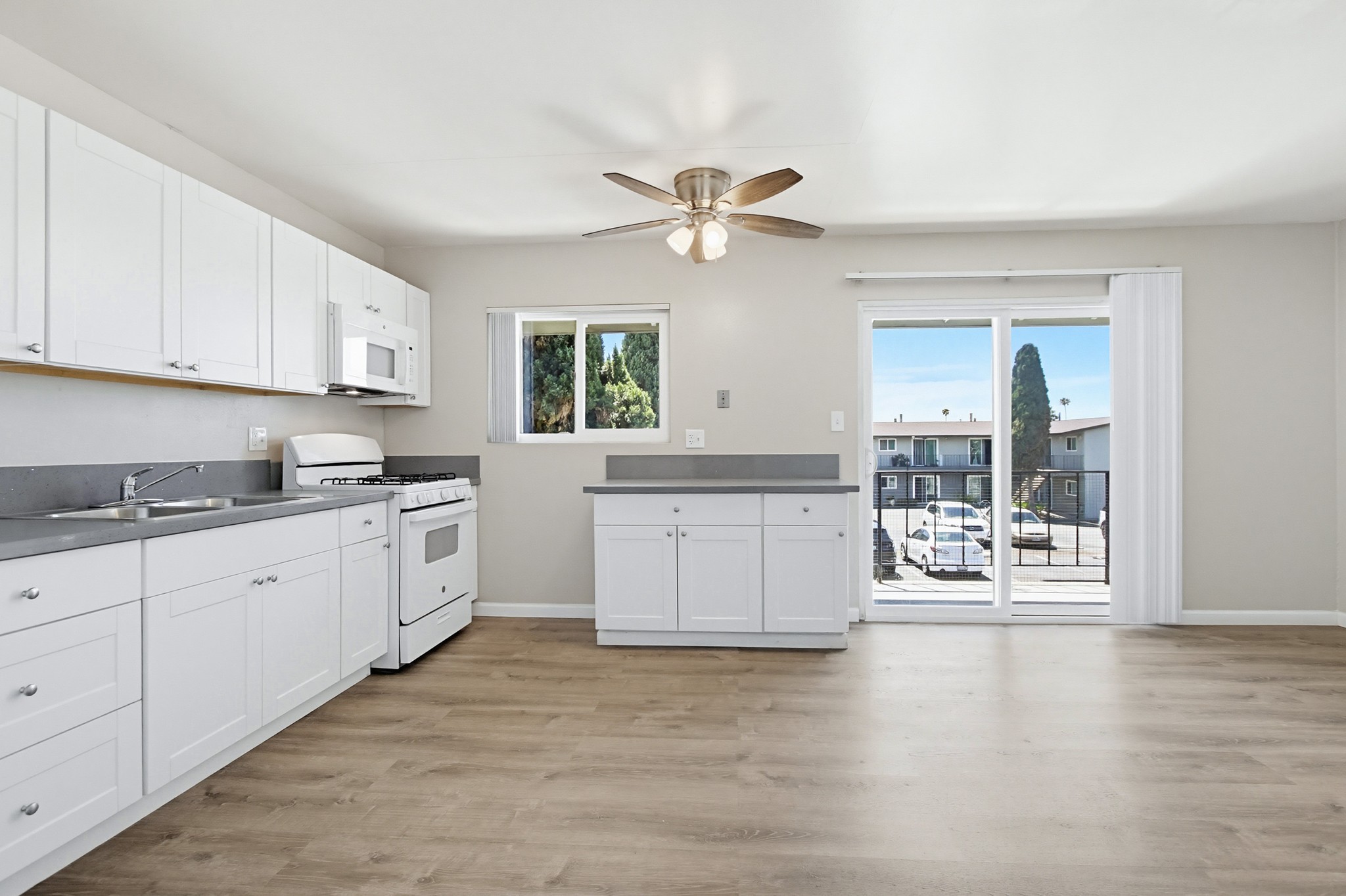Virtual tour photo 11 of 24 for 519 E St