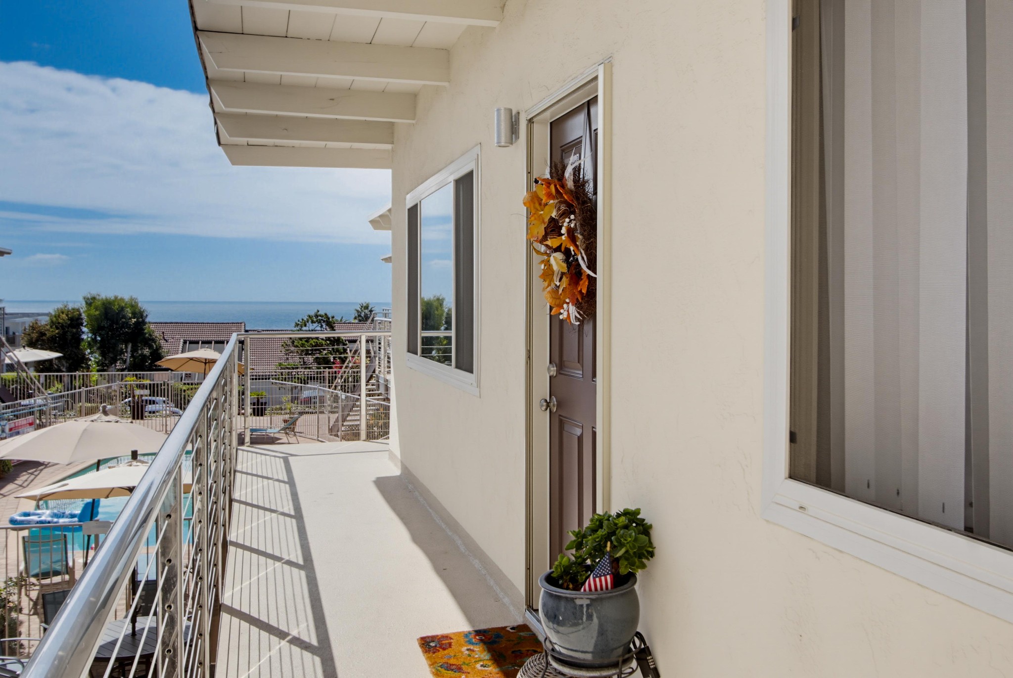 Virtual tour photo 6 of 37 for 519 Stratford Ct Unit R